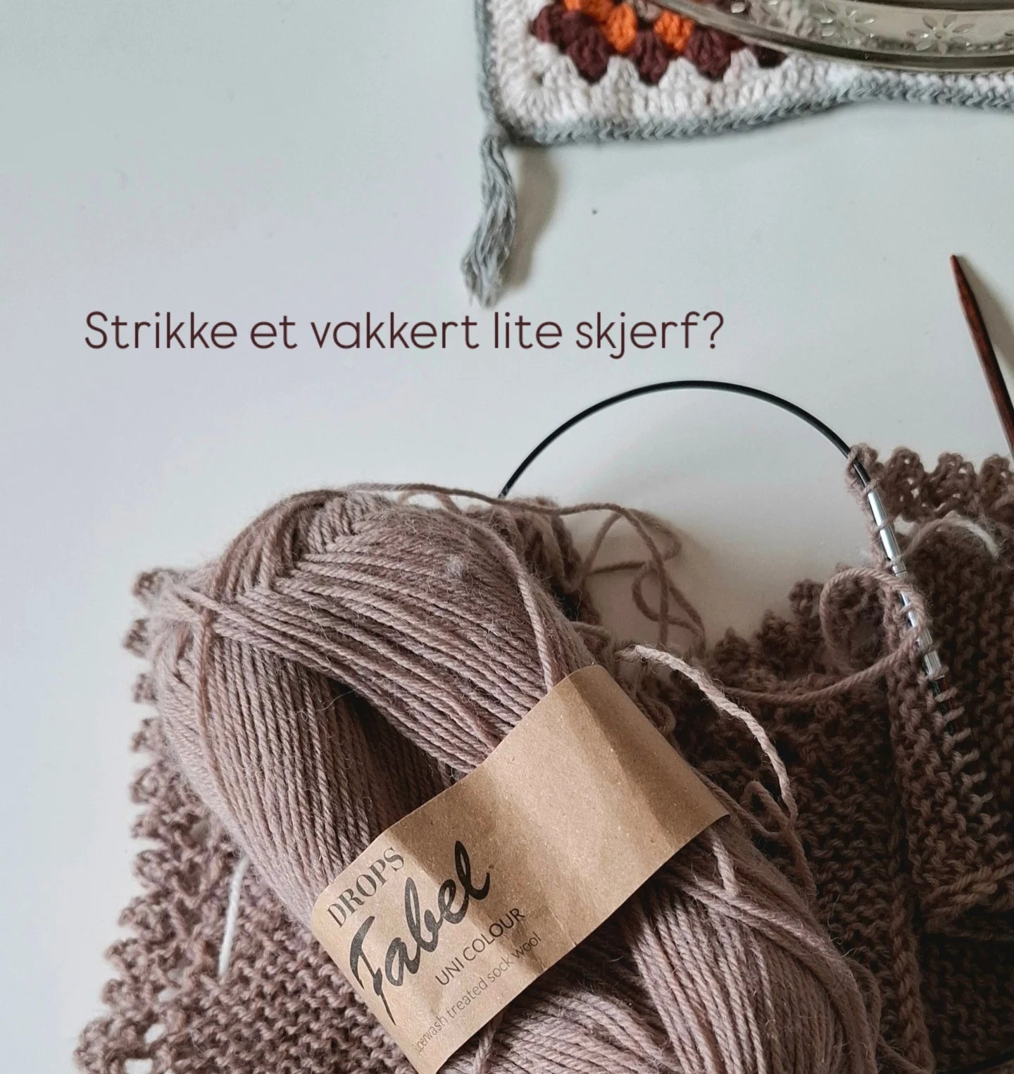 Fern Valley Scarf. Farge 101 beige.