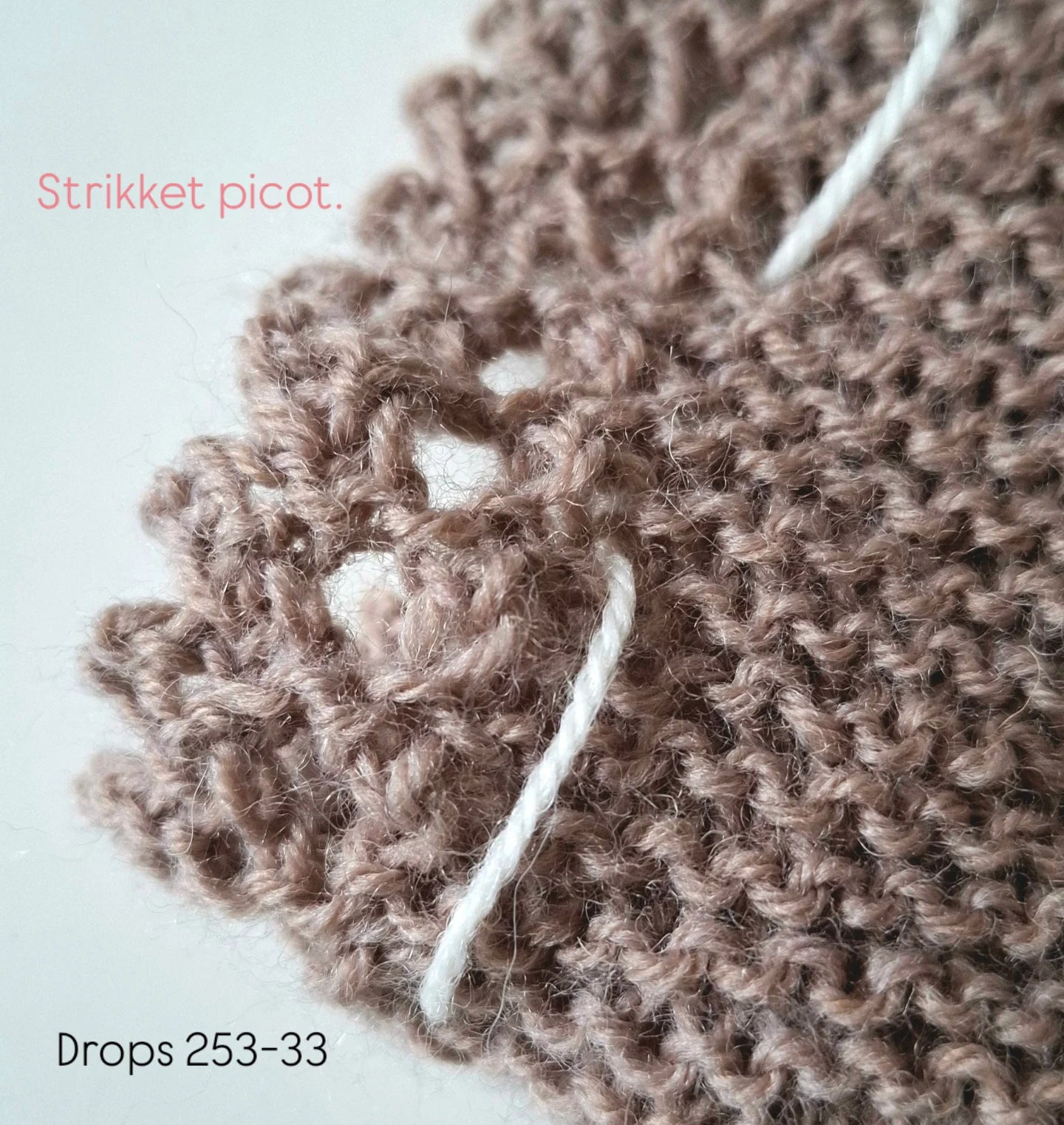 Fern Valley Scarf. Farge 101 beige.
