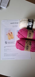 Garnpakke. Tøfler til barn. Farge magenta og naturhvit.