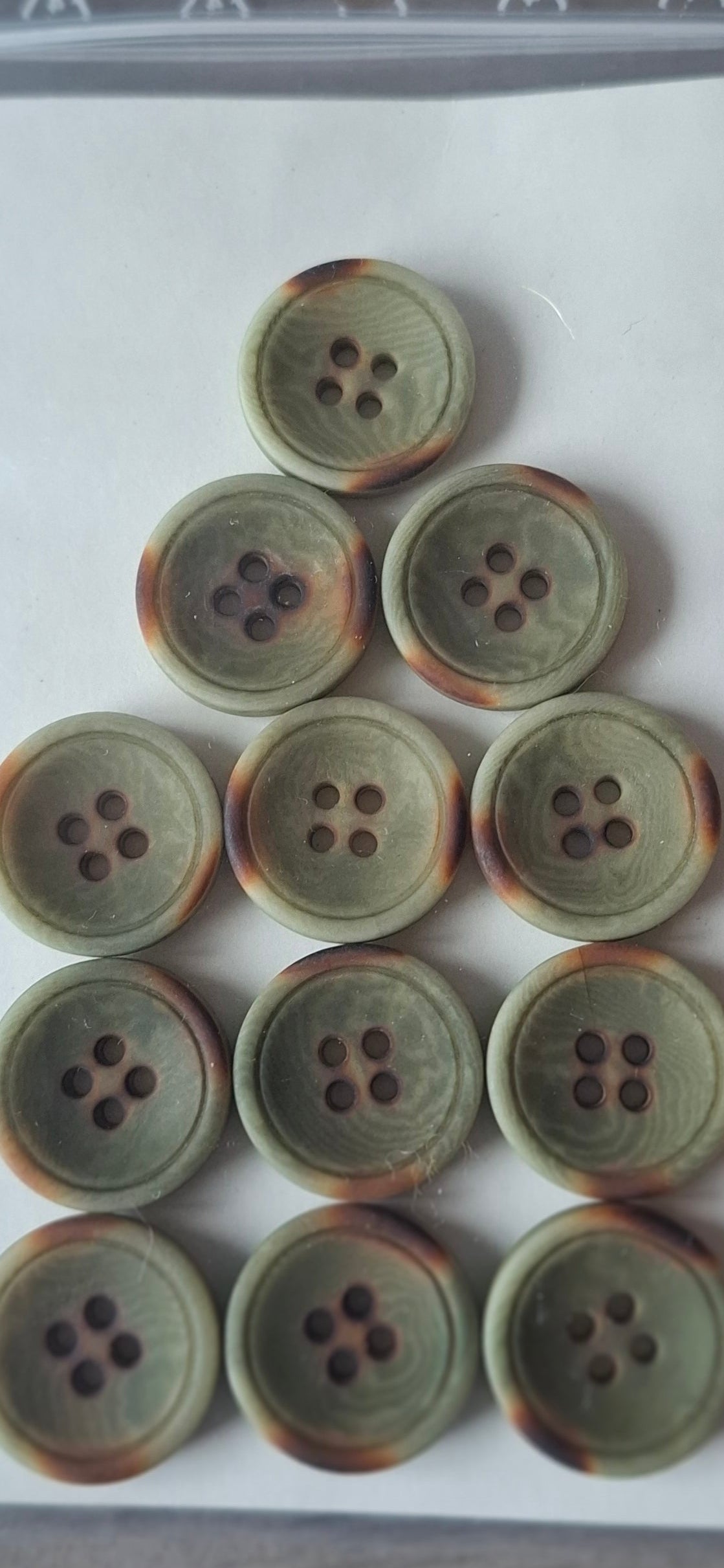 12 stk knapper. 20 mm.